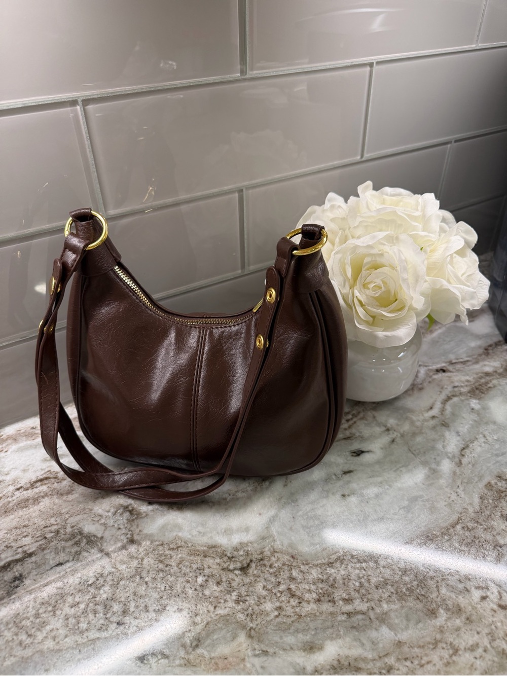 Classic Brown Leather Shoulder Bag - Elegant Everyday Carry